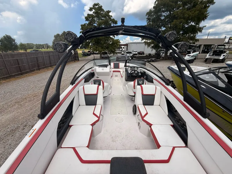 Slide: The Image of Scarab 255 Impulse Wake Edition 2016 - 4