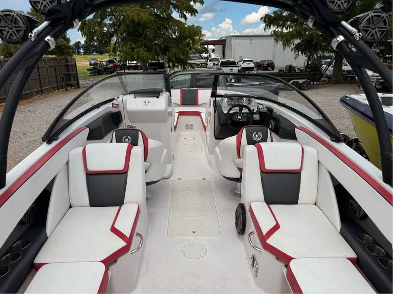 Slide: The Image of Scarab 255 Impulse Wake Edition 2016 - 5