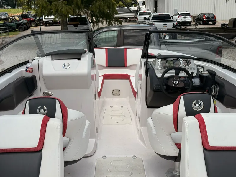 Slide: The Image of Scarab 255 Impulse Wake Edition 2016 - 6