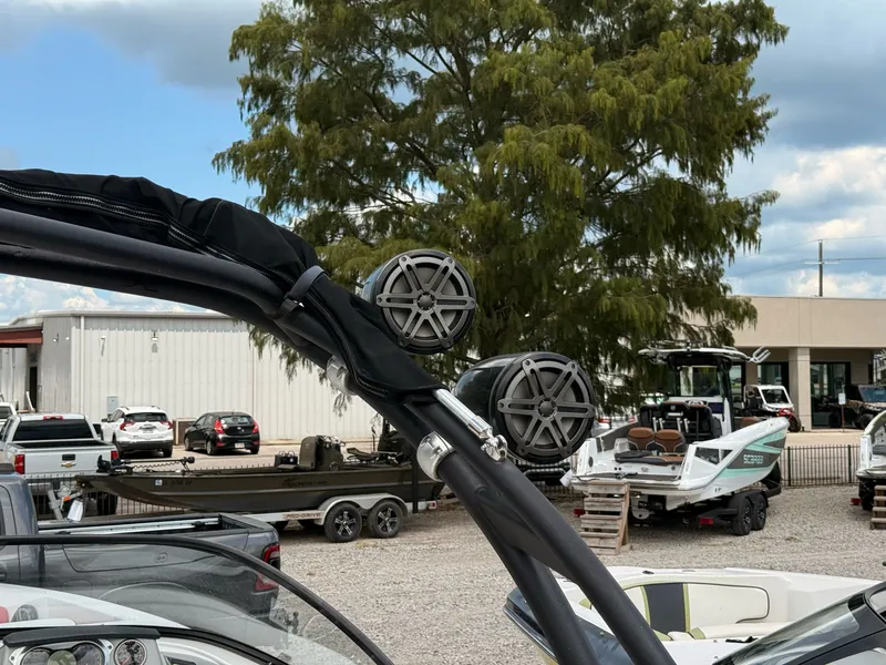 Slide: The Image of Scarab 255 Impulse Wake Edition 2016 - 7