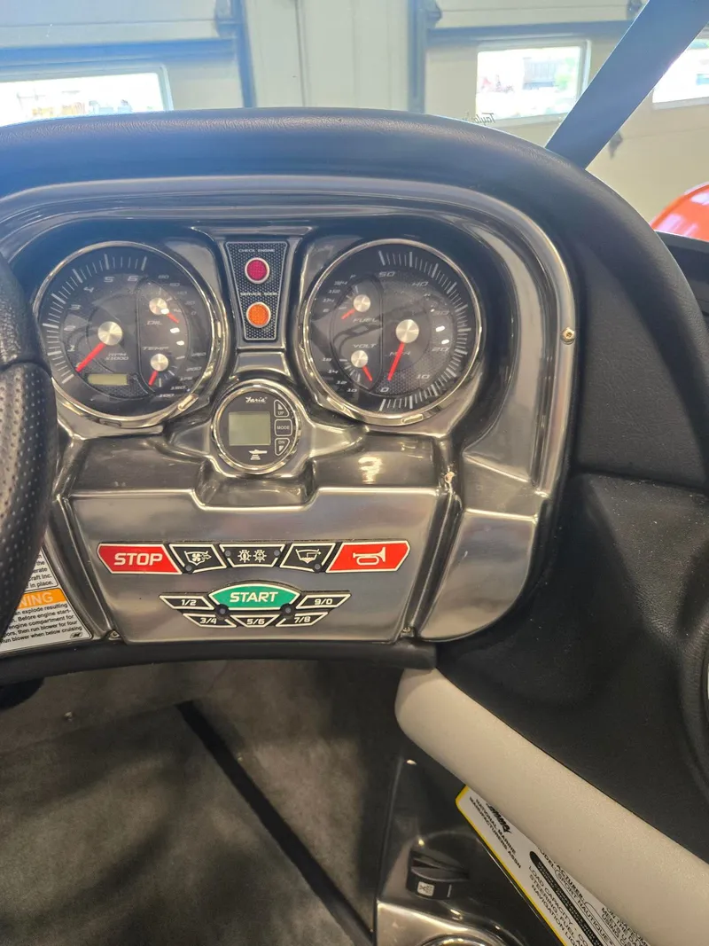 Slide: The Image of Nautique Sport 200 2012 - 10