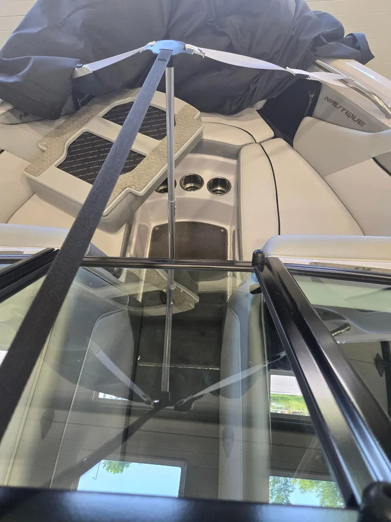 Slide: The Image of Nautique Sport 200 2012 - 12