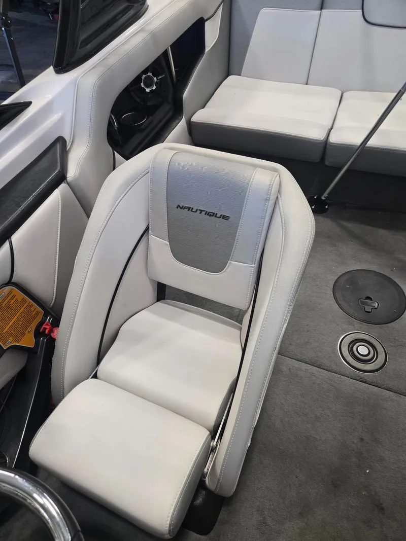 Slide: The Image of Nautique Sport 200 2012 - 13