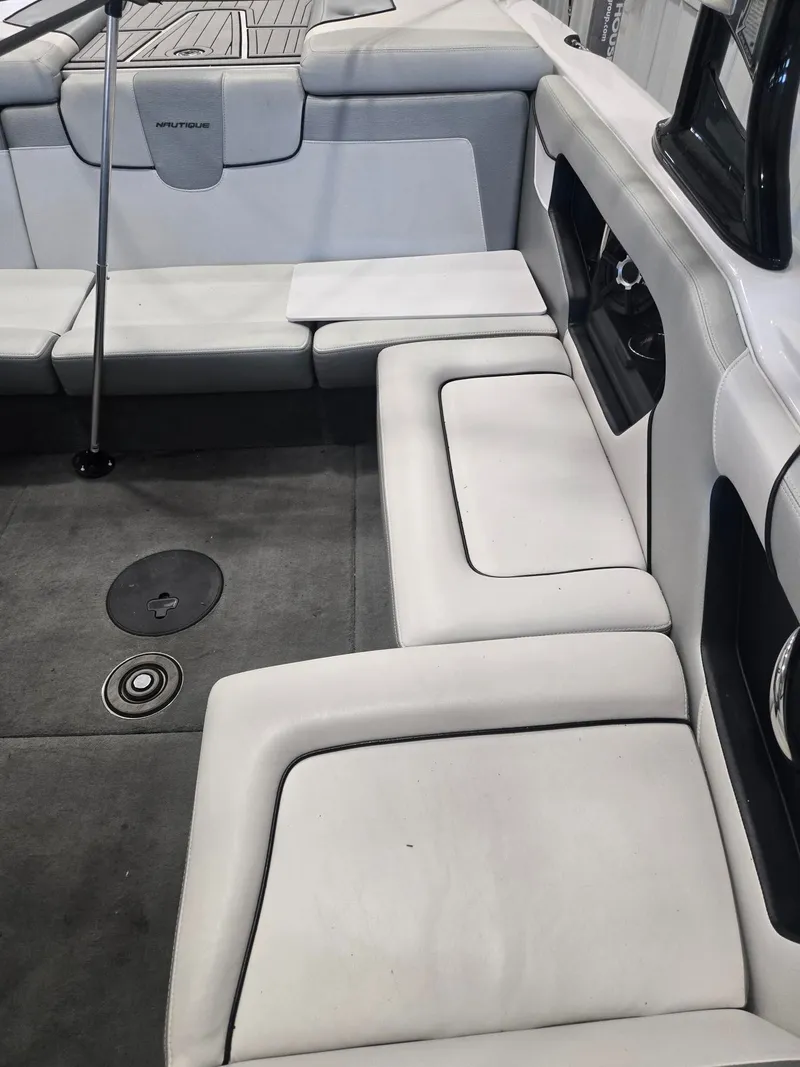 Slide: The Image of Nautique Sport 200 2012 - 14