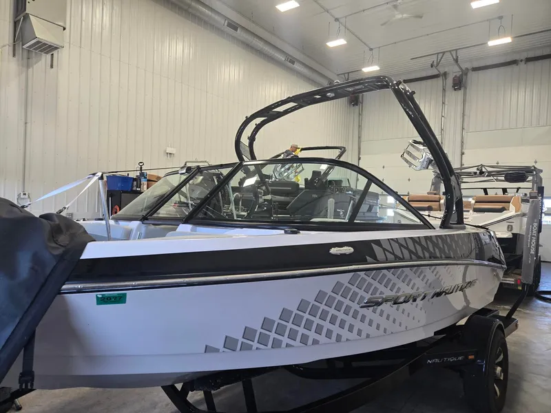 Slide: The Image of Nautique Sport 200 2012 - 3