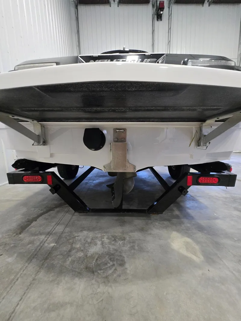 Slide: The Image of Nautique Sport 200 2012 - 5