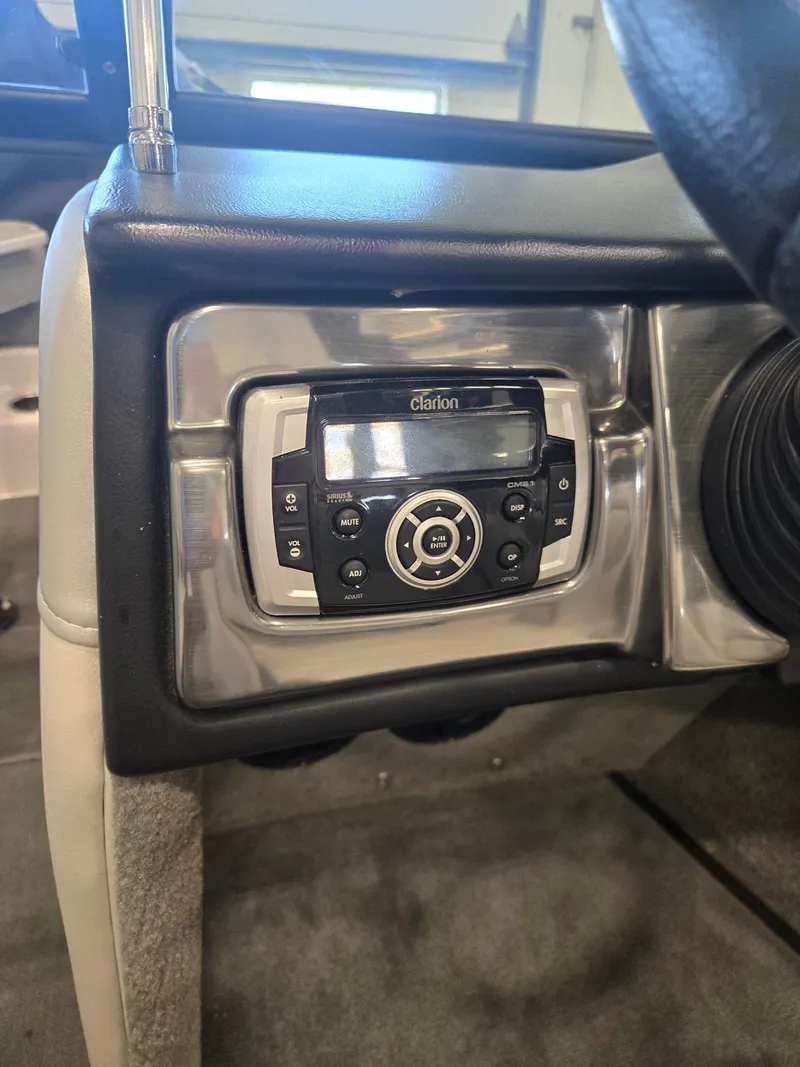 Slide: The Image of Nautique Sport 200 2012 - 9