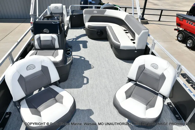 Slide: The Image of Sun Tracker Bass Buggy 18 DLX 2026 - 21