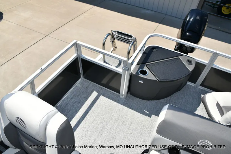 Slide: The Image of Sun Tracker Bass Buggy 18 DLX 2026 - 41