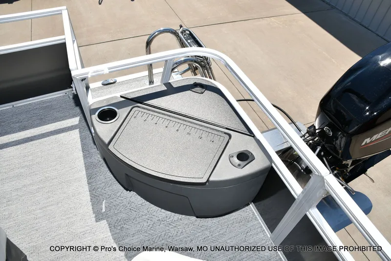 Slide: The Image of Sun Tracker Bass Buggy 18 DLX 2026 - 47