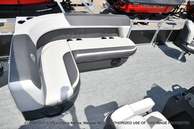 Slide: The Image of Sun Tracker Bass Buggy 18 DLX 2026 - 53