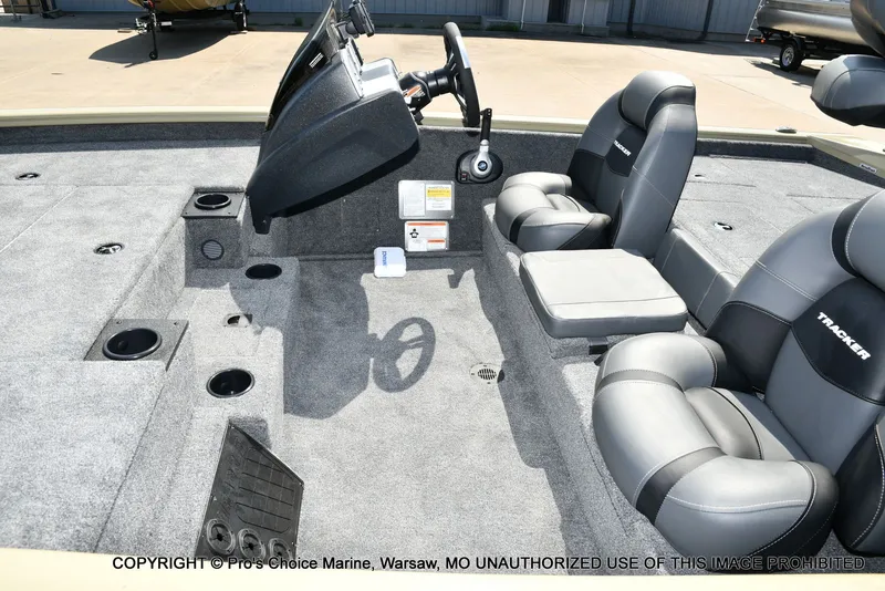 Slide: The Image of Tracker Pro Team 195 Tournament Edition 2026 - 14