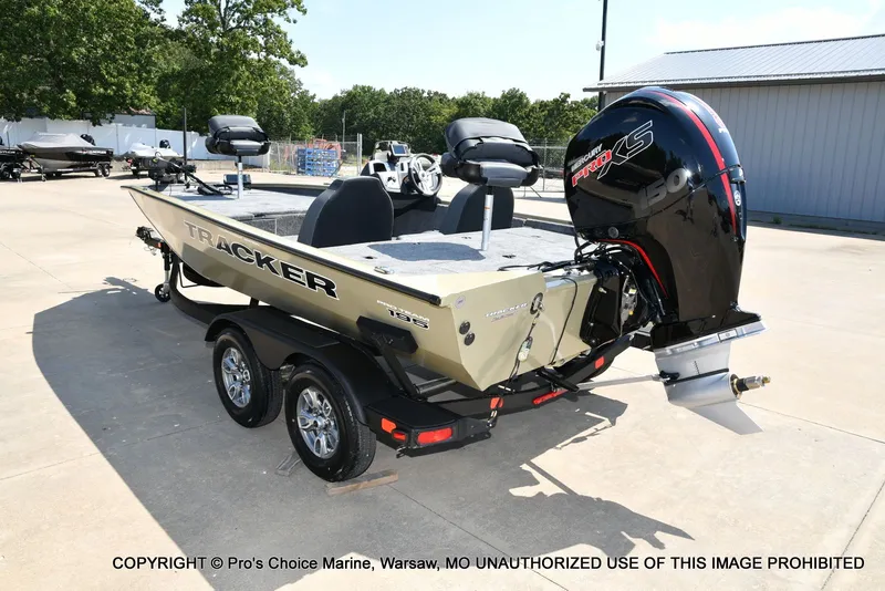 Slide: The Image of Tracker Pro Team 195 Tournament Edition 2026 - 20