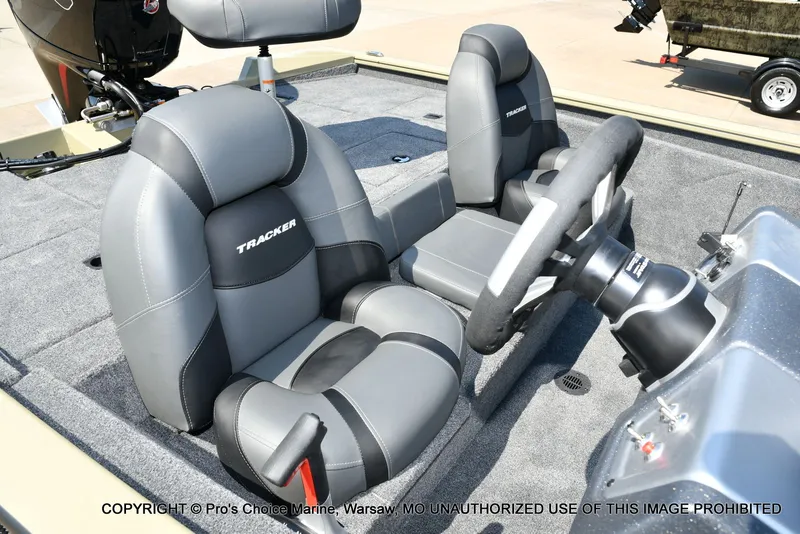 Slide: The Image of Tracker Pro Team 195 Tournament Edition 2026 - 30