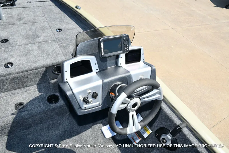 Slide: The Image of Tracker Pro Team 195 Tournament Edition 2026 - 36