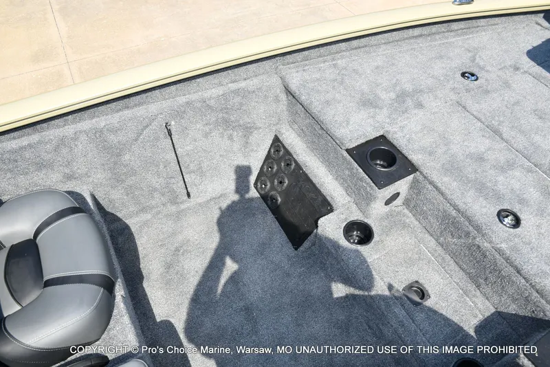 Slide: The Image of Tracker Pro Team 195 Tournament Edition 2026 - 40