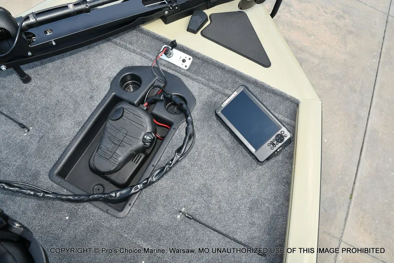 Slide: The Image of Tracker Pro Team 195 Tournament Edition 2026 - 42