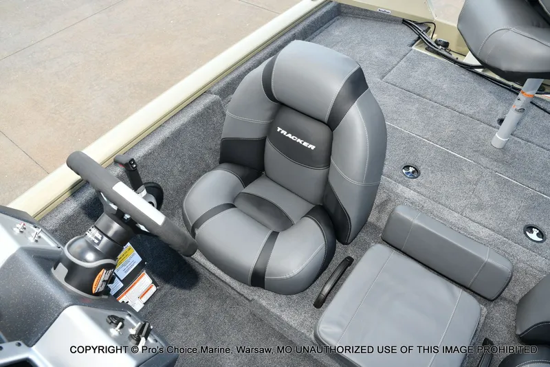 Slide: The Image of Tracker Pro Team 195 Tournament Edition 2026 - 46