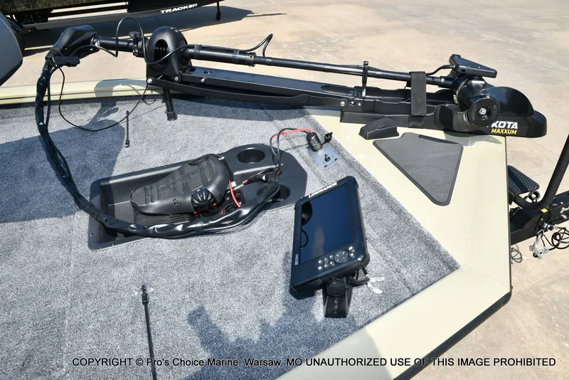 Slide: The Image of Tracker Pro Team 195 Tournament Edition 2026 - 5