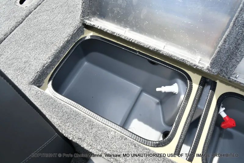 Slide: The Image of Tracker Pro Team 195 Tournament Edition 2026 - 60