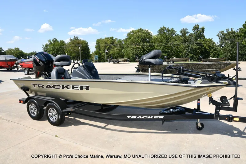 Slide: The Image of Tracker Pro Team 195 Tournament Edition 2026 - 69