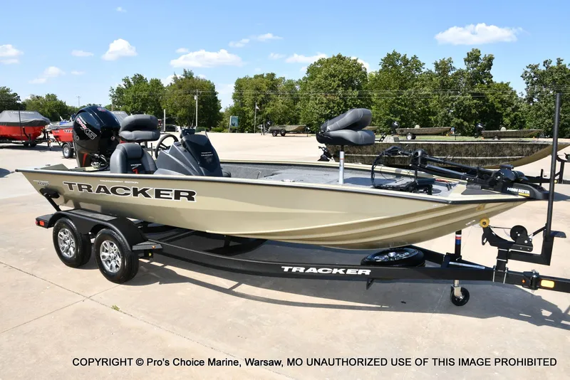 Slide: The Image of Tracker Pro Team 195 Tournament Edition 2026 - 70