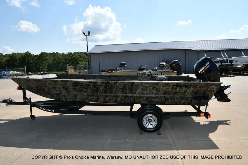 Slide: The Image of Tracker Grizzly 2072 Side Console Utility Jon w/60HP Mercury 4 Stroke 2026 - 17