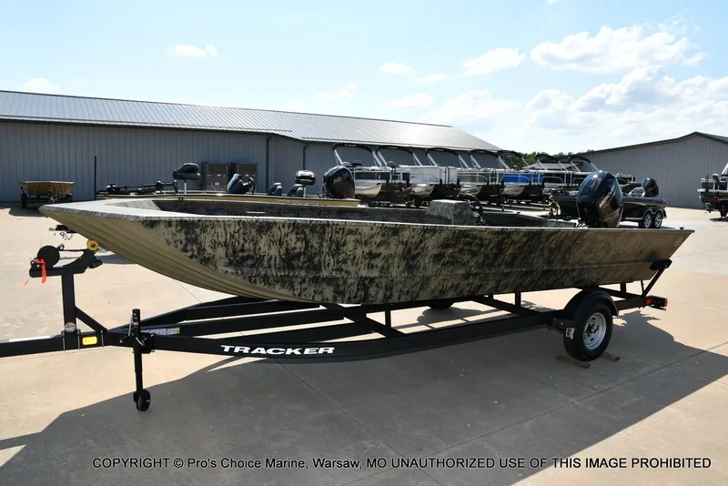 Slide: The Image of Tracker Grizzly 2072 Side Console Utility Jon w/60HP Mercury 4 Stroke 2026 - 18