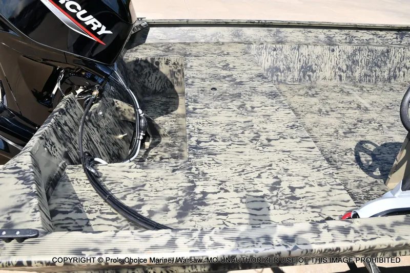 Slide: The Image of Tracker Grizzly 2072 Side Console Utility Jon w/60HP Mercury 4 Stroke 2026 - 28