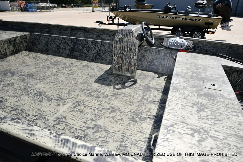 Slide: The Image of Tracker Grizzly 2072 Side Console Utility Jon w/60HP Mercury 4 Stroke 2026 - 30