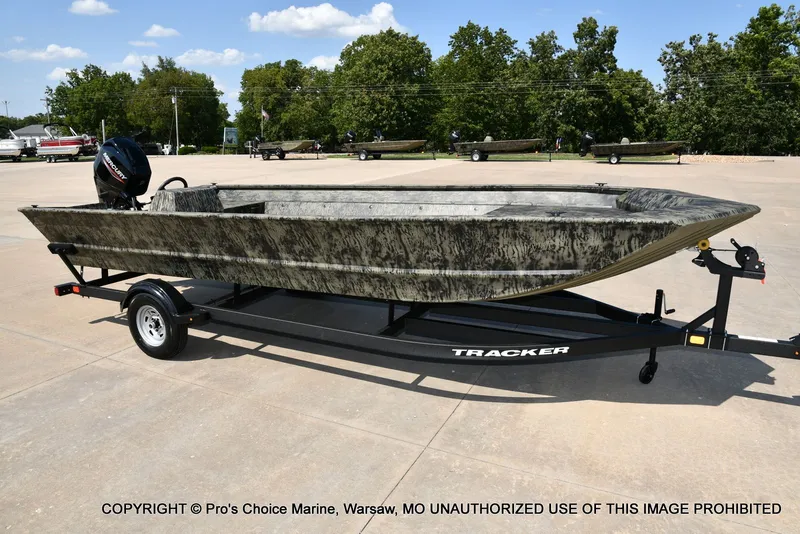 Slide: The Image of Tracker Grizzly 2072 Side Console Utility Jon w/60HP Mercury 4 Stroke 2026 - 49