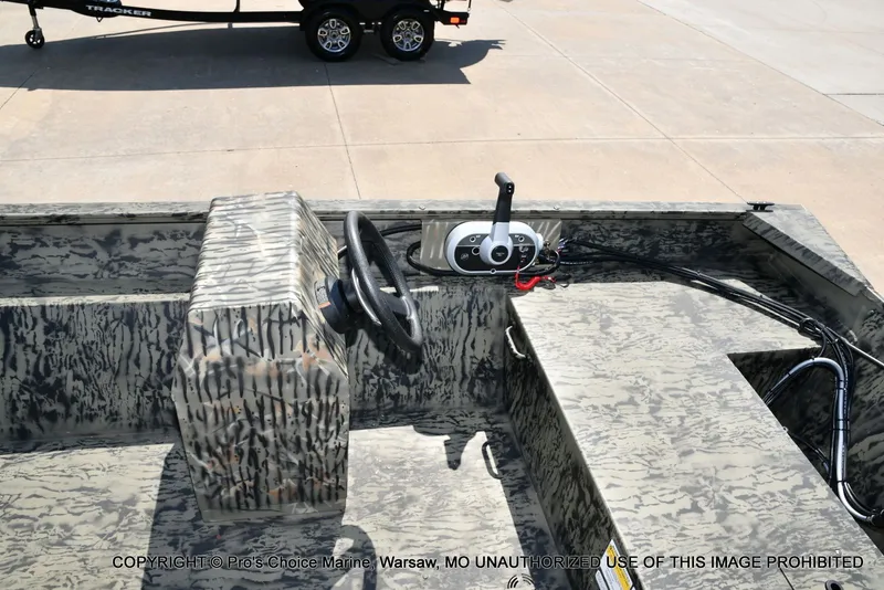 Slide: The Image of Tracker Grizzly 2072 Side Console Utility Jon w/60HP Mercury 4 Stroke 2026 - 6