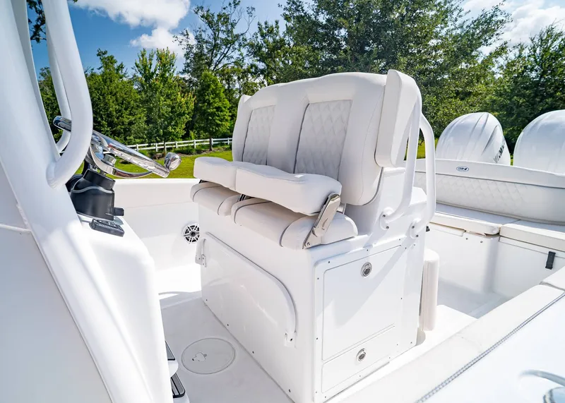 Slide: The Image of Sea Hunt Ultra 265 SE 2026 - 18