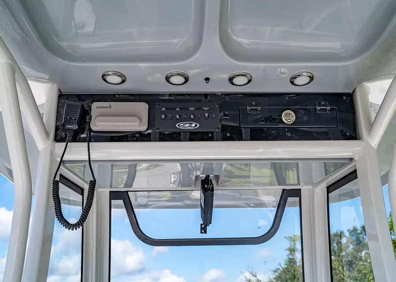 Slide: The Image of Sea Hunt Ultra 265 SE 2026 - 20