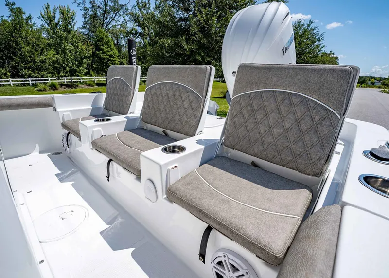 Slide: The Image of Sea Hunt BX 25 FS 2026 - 10