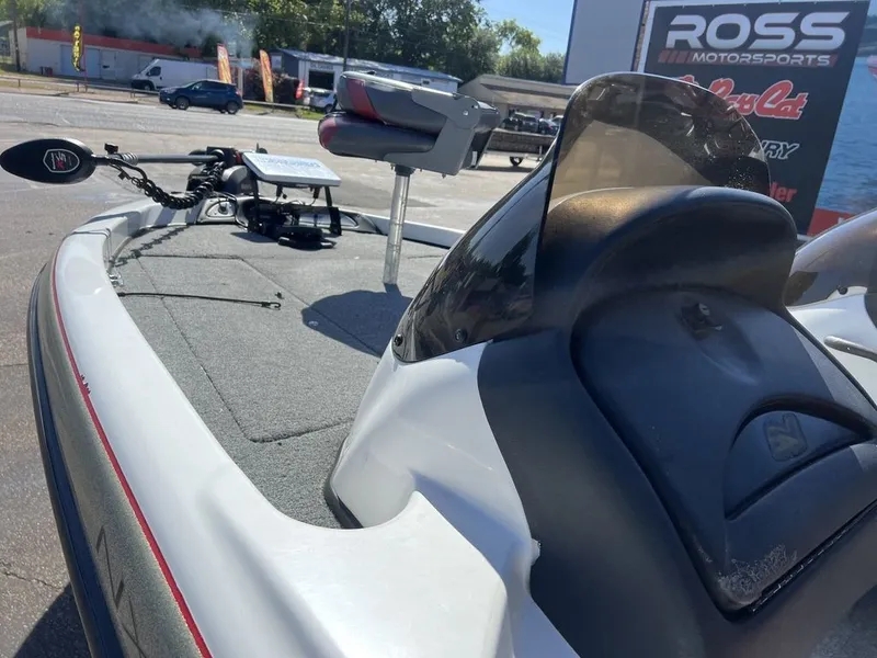 Slide: The Image of Tracker Nitro NX882 2005 - 16