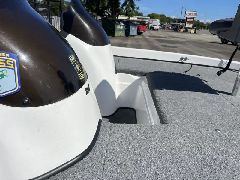 Slide: The Image of Tracker Nitro NX882 2005 - 56