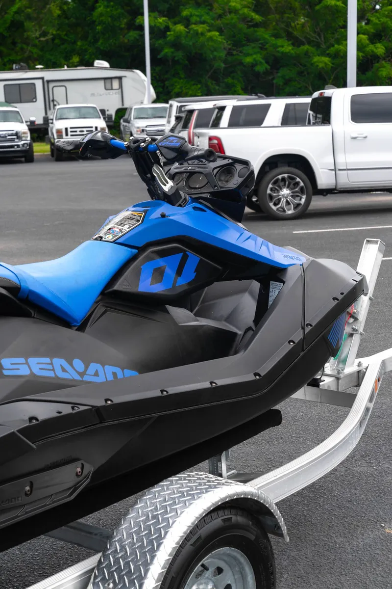 Slide: The Image of Sea-Doo PWC SPARK TRIXX 90 2023 - 10