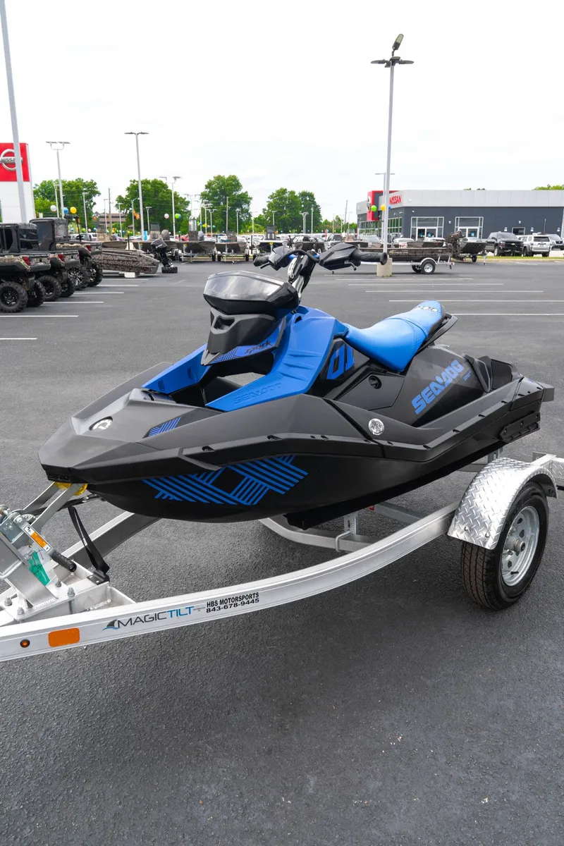 Slide: The Image of Sea-Doo PWC SPARK TRIXX 90 2023 - 3