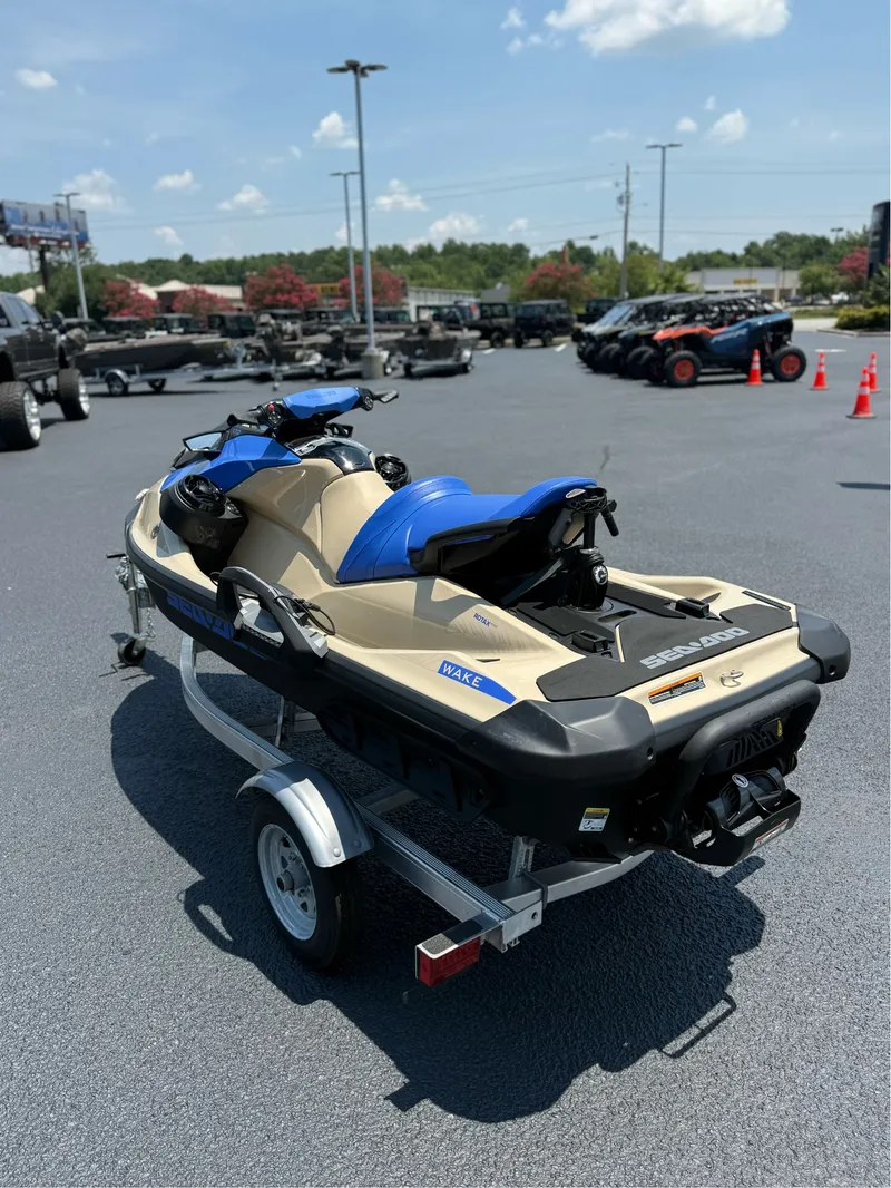 Slide: The Image of Sea-Doo Wake 170 2025 - 6