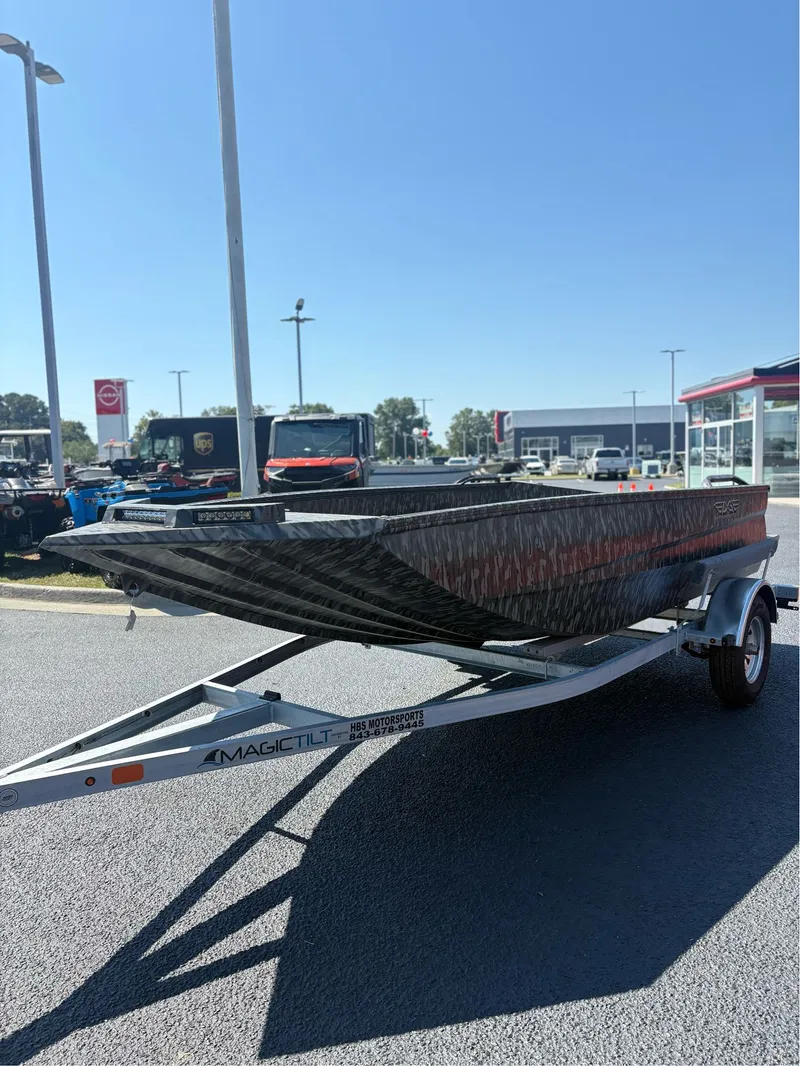 Slide: The Image of Edge Boats 553 DB 2026 - 5