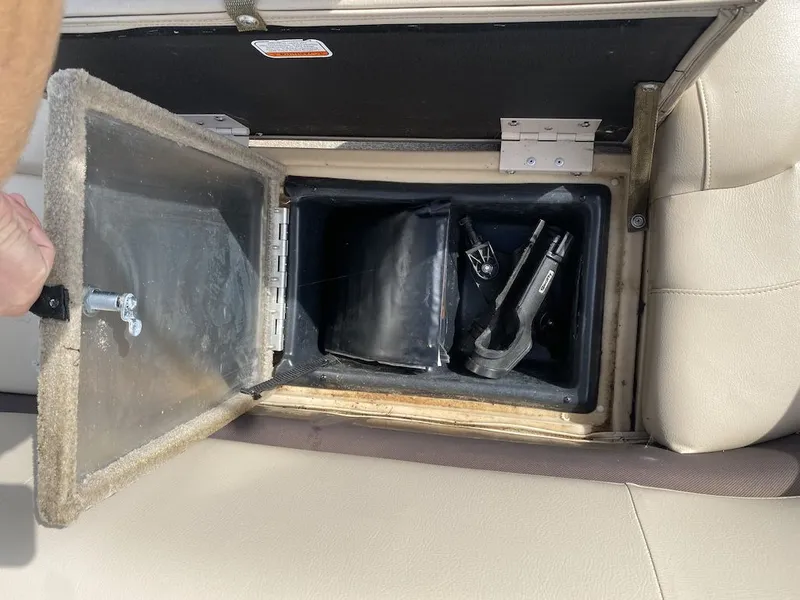 Slide: The Image of Sun Tracker FISHING BARGE 20 2017 - 15