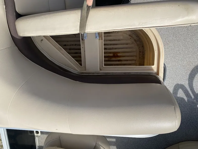 Slide: The Image of Sun Tracker FISHING BARGE 20 2017 - 16