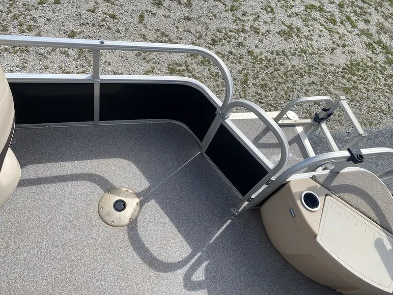 Slide: The Image of Sun Tracker FISHING BARGE 20 2017 - 17