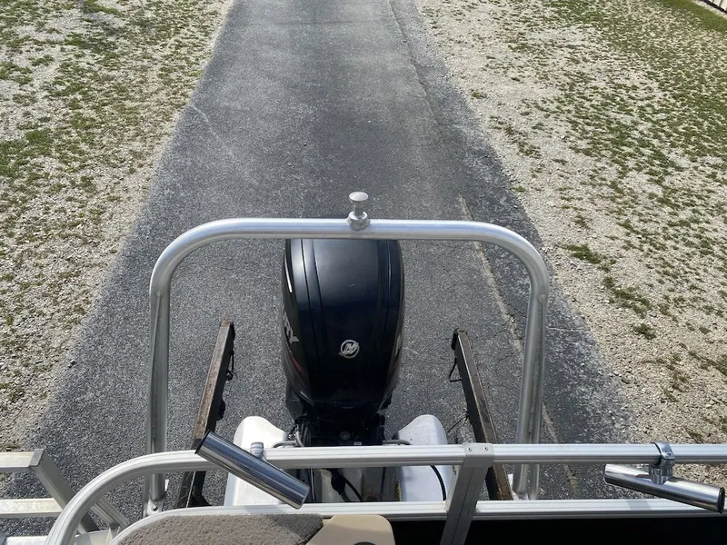 Slide: The Image of Sun Tracker FISHING BARGE 20 2017 - 19