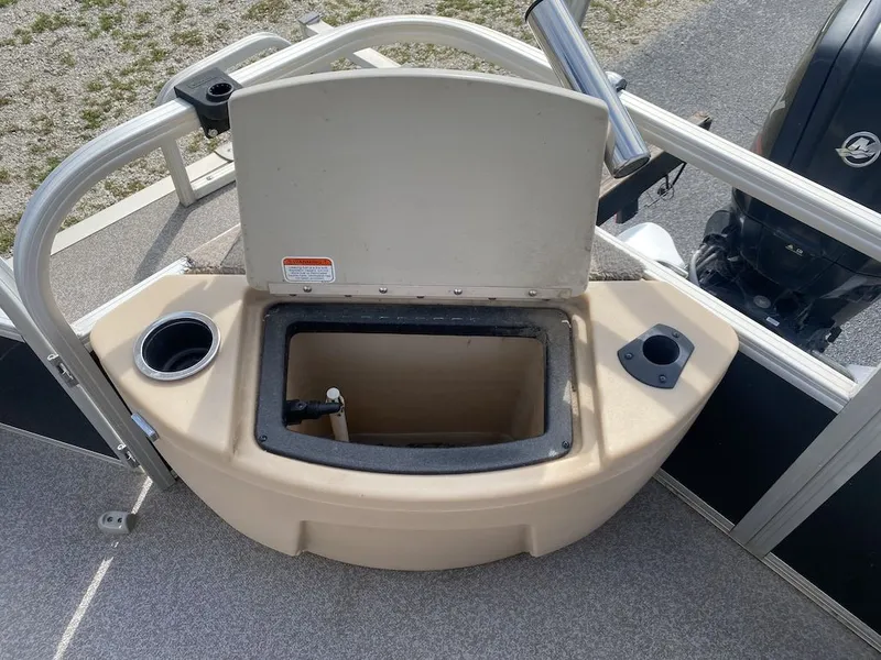 Slide: The Image of Sun Tracker FISHING BARGE 20 2017 - 20