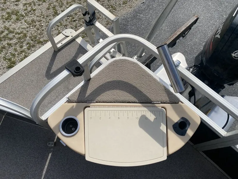 Slide: The Image of Sun Tracker FISHING BARGE 20 2017 - 22