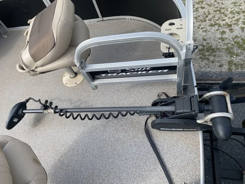 Slide: The Image of Sun Tracker FISHING BARGE 20 2017 - 6