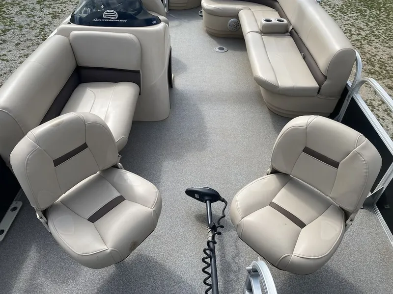 Slide: The Image of Sun Tracker FISHING BARGE 20 2017 - 7