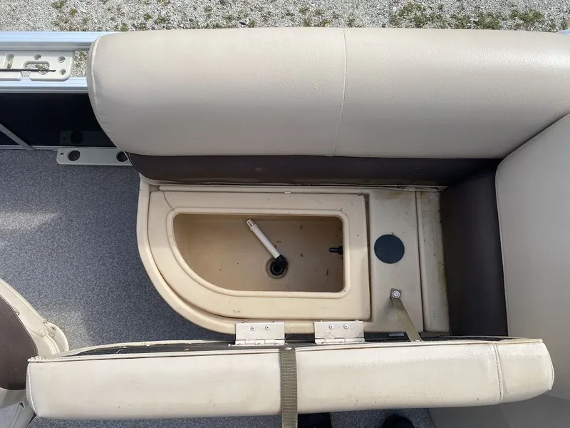 Slide: The Image of Sun Tracker FISHING BARGE 20 2017 - 9